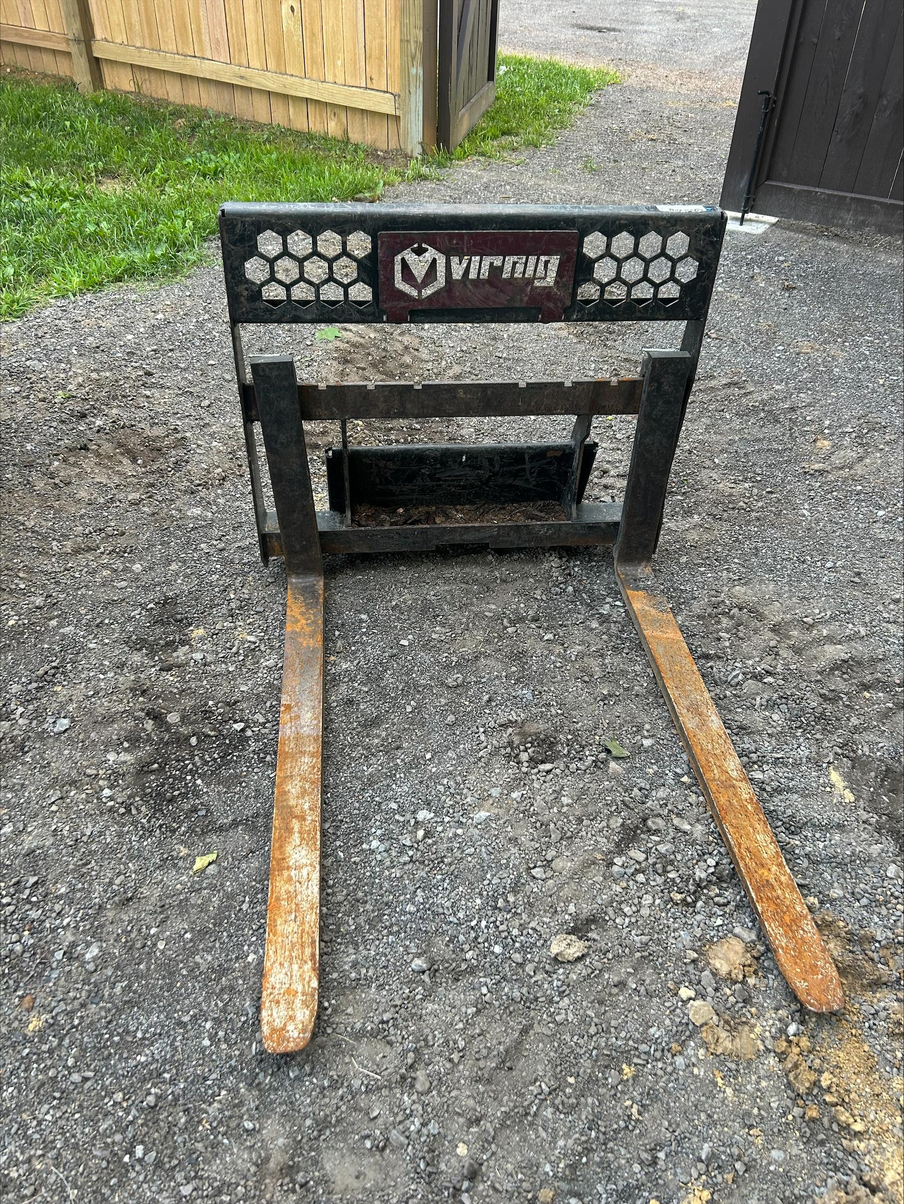 Virnig pallet forks attachment for rent – Ditch Witch Sk800, Joelton, TN